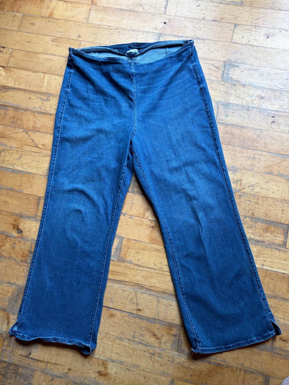 American Eagle pull-on, stretch ankle jean super soft